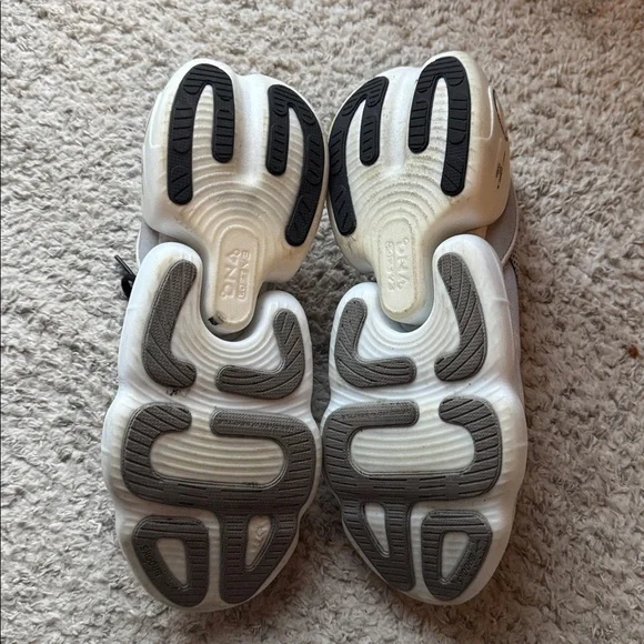 Brooks Aurora-BL running shoes Mens Size 11.5 Sneakers - Picture 3 of 7